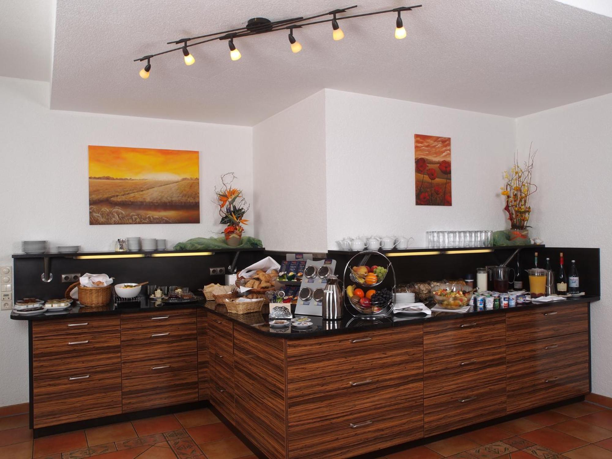 Hotel Weingut Sandwiese Winzerhotel 4*